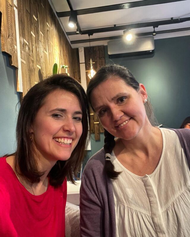 Heute bei „in aller Munde“ bald „in aller Munde“! @inallermunde.cafe @_inallermunde_ 🌍🤗

Hier entsteht gerade ein märchenhaft großartiges Erlebnistheater für Jung und Alt. Das Galli Theater @gallitheater_hamburg 🎭 trifft Sonnenstimmen @sonnenstimmen_hamburg 🎤 und kreiert ein tolles Familienevent anlässlich des Weltkindertags in Bergedorf @hausimparkbergedorf. 💃🏻🌺💗

➡️ 🌟 SAVE THE DATE! 🌟 ⬅️
Samstag, den 21. September 2024

#savethedate #weltkindertag #weltkindertag2024 #hamburg #sonnenstimmen #kinderchor #galli #kindertheater #generationsübergreifend #mehrgenerationenhaus #begegnung #kind #kinder #hamburgmitkindern #hausimparkbergedorf #bergedorf
